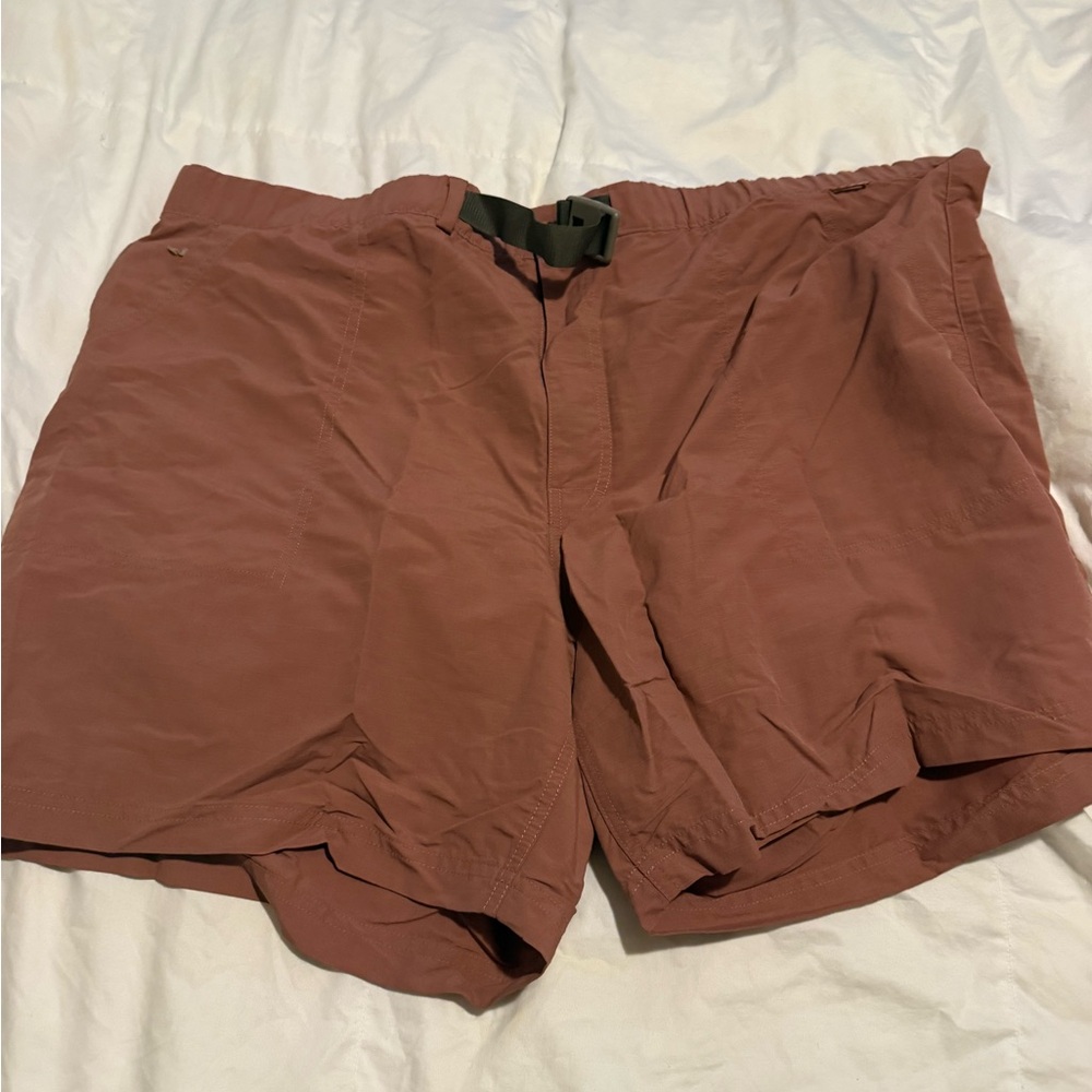 REI Men's Athletic Shorts in Salmon/Beige